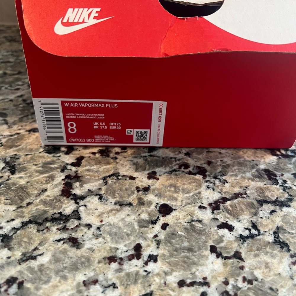 Nike Air Vapormax Plus Box in Red